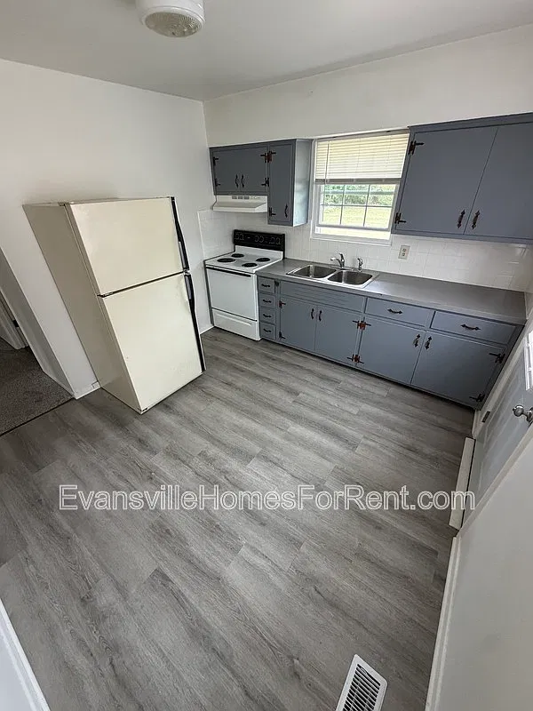 2 bed, 1.0 bath, $910 — Photo 3