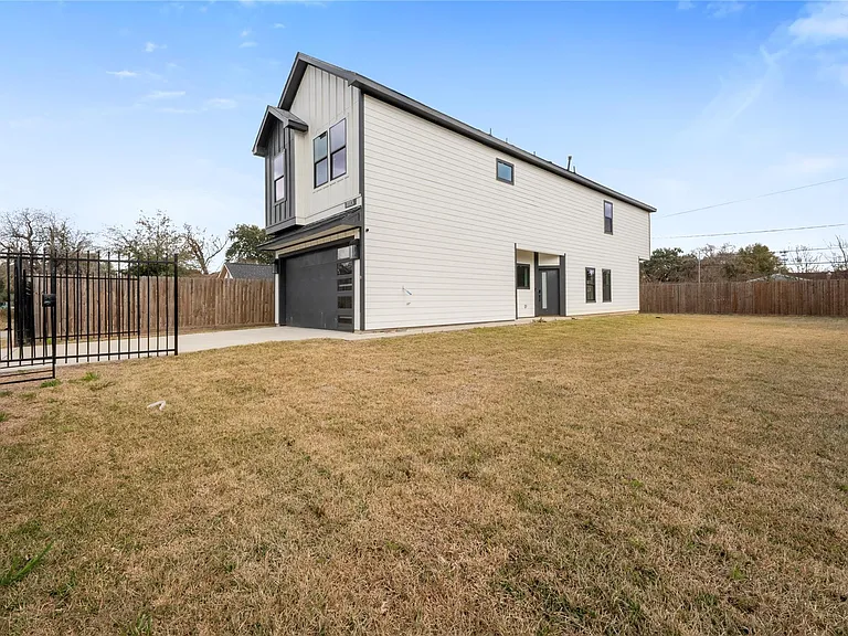 1113 Danube St — Photo 19