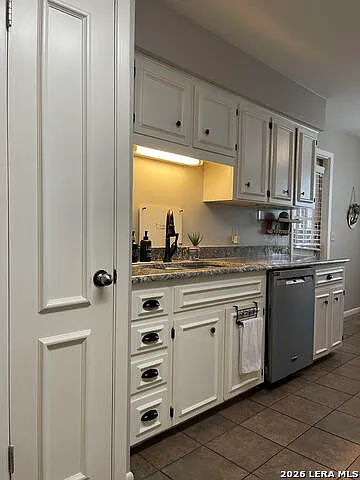 7926 Broadway #304 — Photo 16