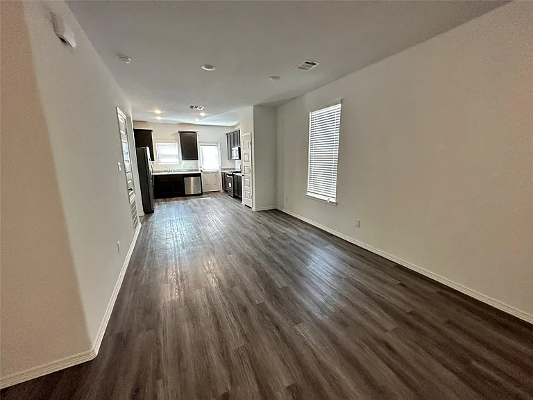 16544 Moss Ln — Photo 3