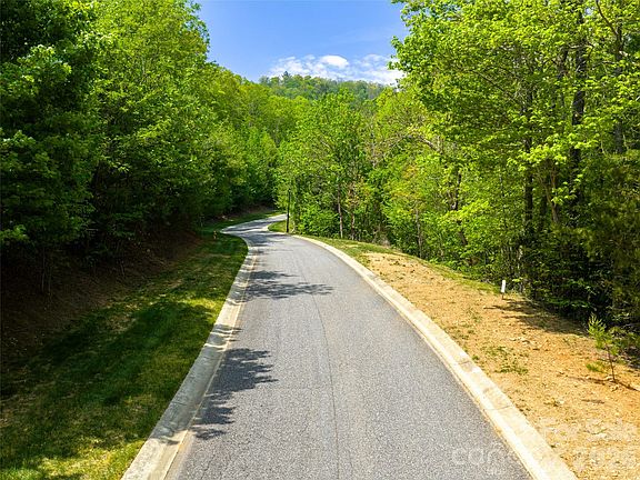 3rd image of 490 Barrington Dr Lot 121
