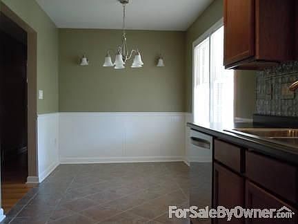 Eat-in Kitchen