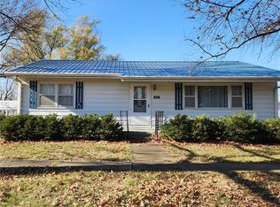 202 N 11th St, Burlington, KS 66839