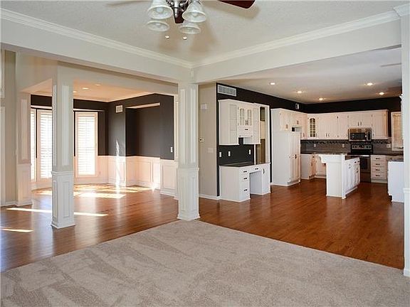 4th image of 14025 Parkhill Ln