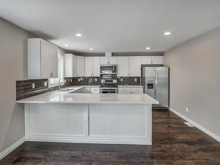 2945 SE Cornelius Pass Rd #A — Photo 2