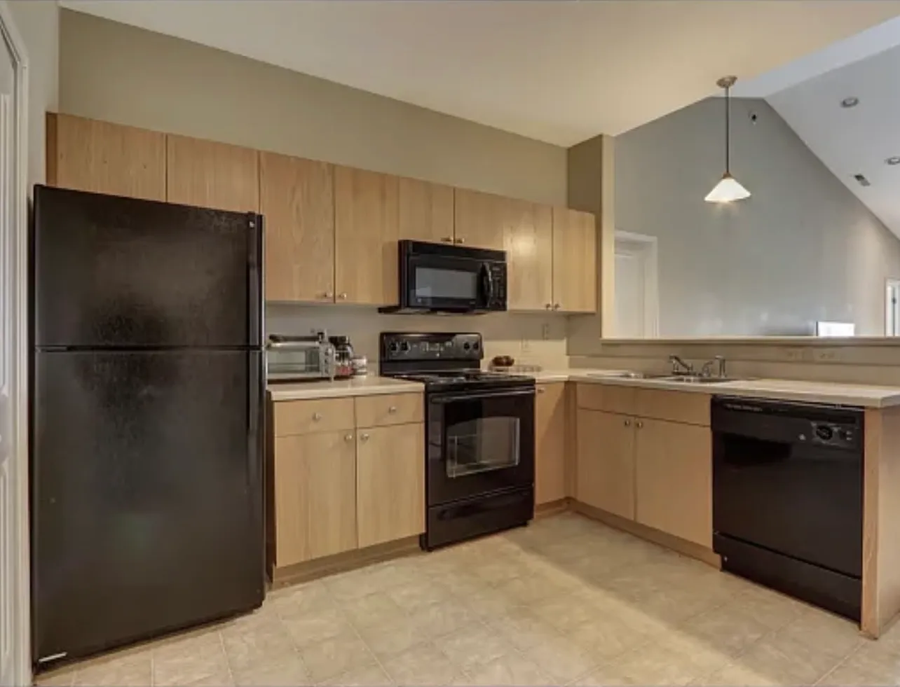 3 bed, 1500 sqft, $1,700 — Photo 2