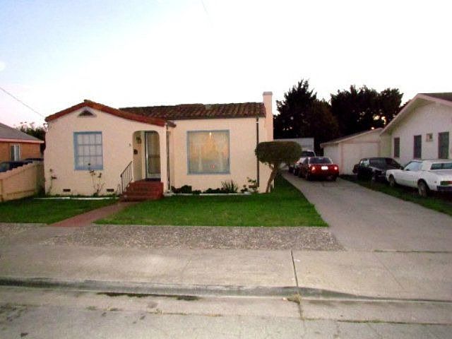 1st image of 31 Eaton Ave
