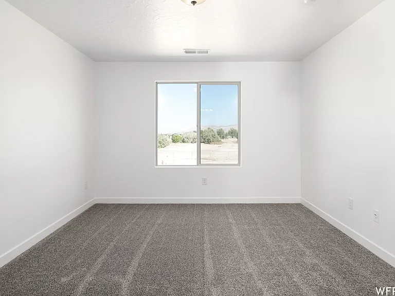 1077 Jack Dr — Photo 11