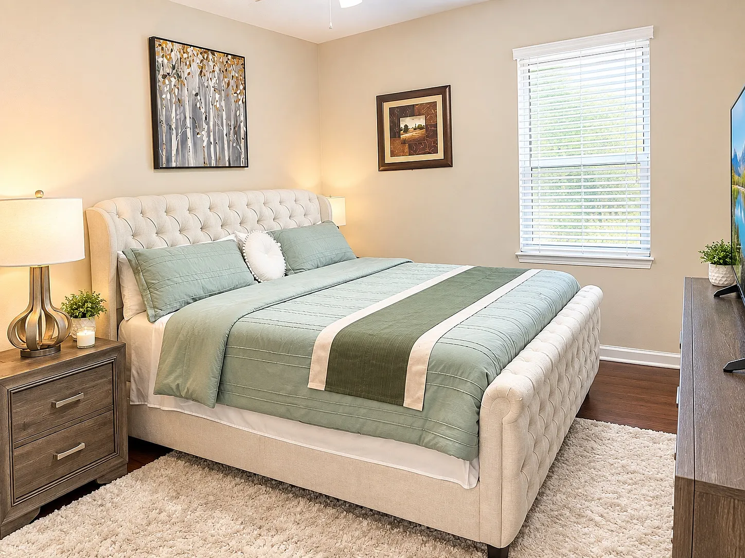 1 bed, 4000 sqft, $1,000 — Photo 1