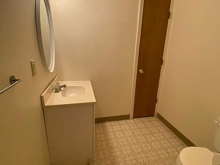 154 Washington St #C — Photo 8