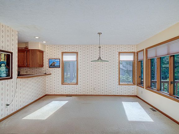 5th image of 4125 Holiday North Ct
