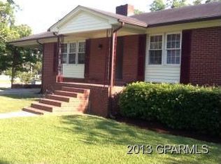 101 Greenbriar Dr, Greenville, NC 27834