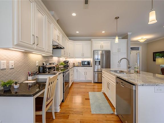 4th image of 149 Greystone Ln