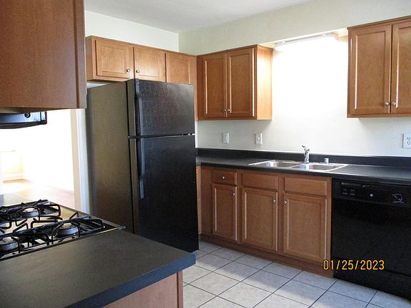 3rd image of 2502 Gladstone Cir Unit 101