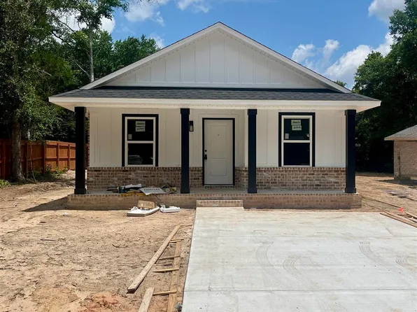 6276 Long St, Milton, FL 32570