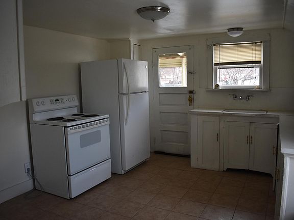 4th image of 432 Pardee Ave