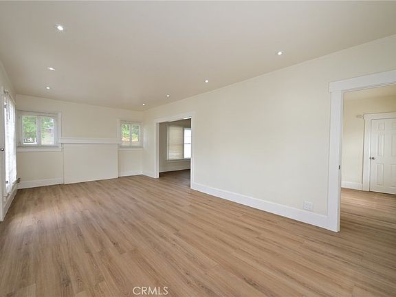 4th image of 526 N Madison Ave
