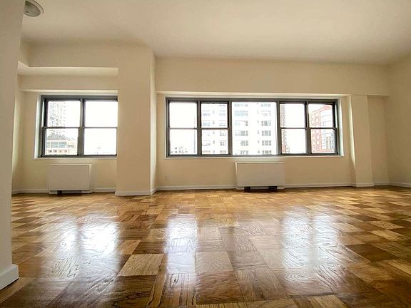 3rd image of 250 E 63rd St #2