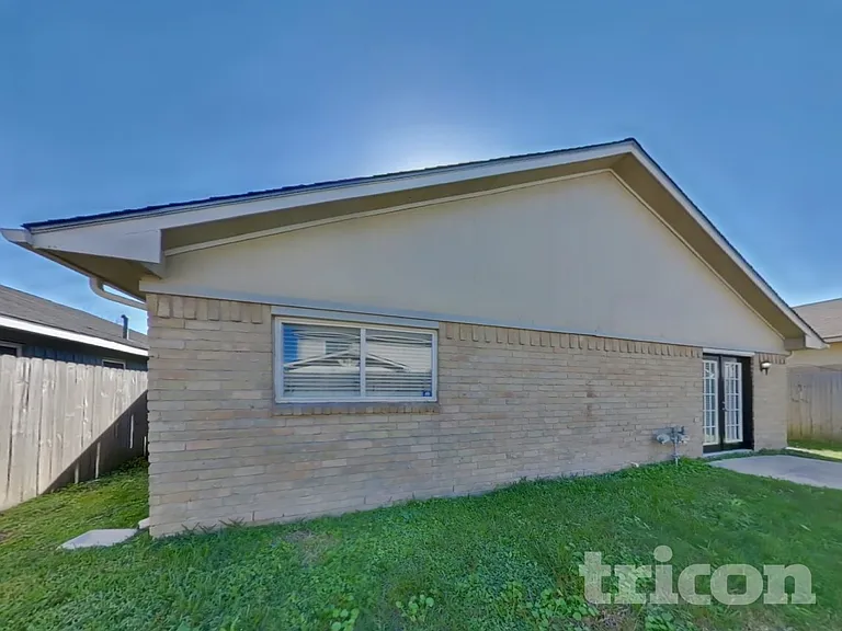 623 Walston Ln — Photo 20