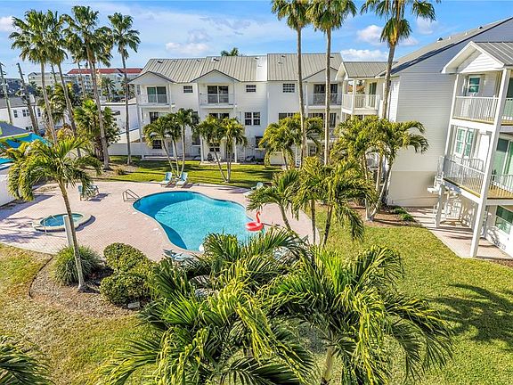 2nd image of 103 Bath Club Concourse