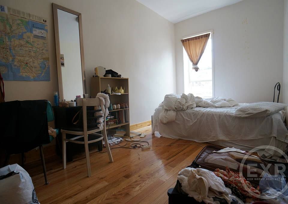 2nd image of 559 Saint Johns Pl #2RKA