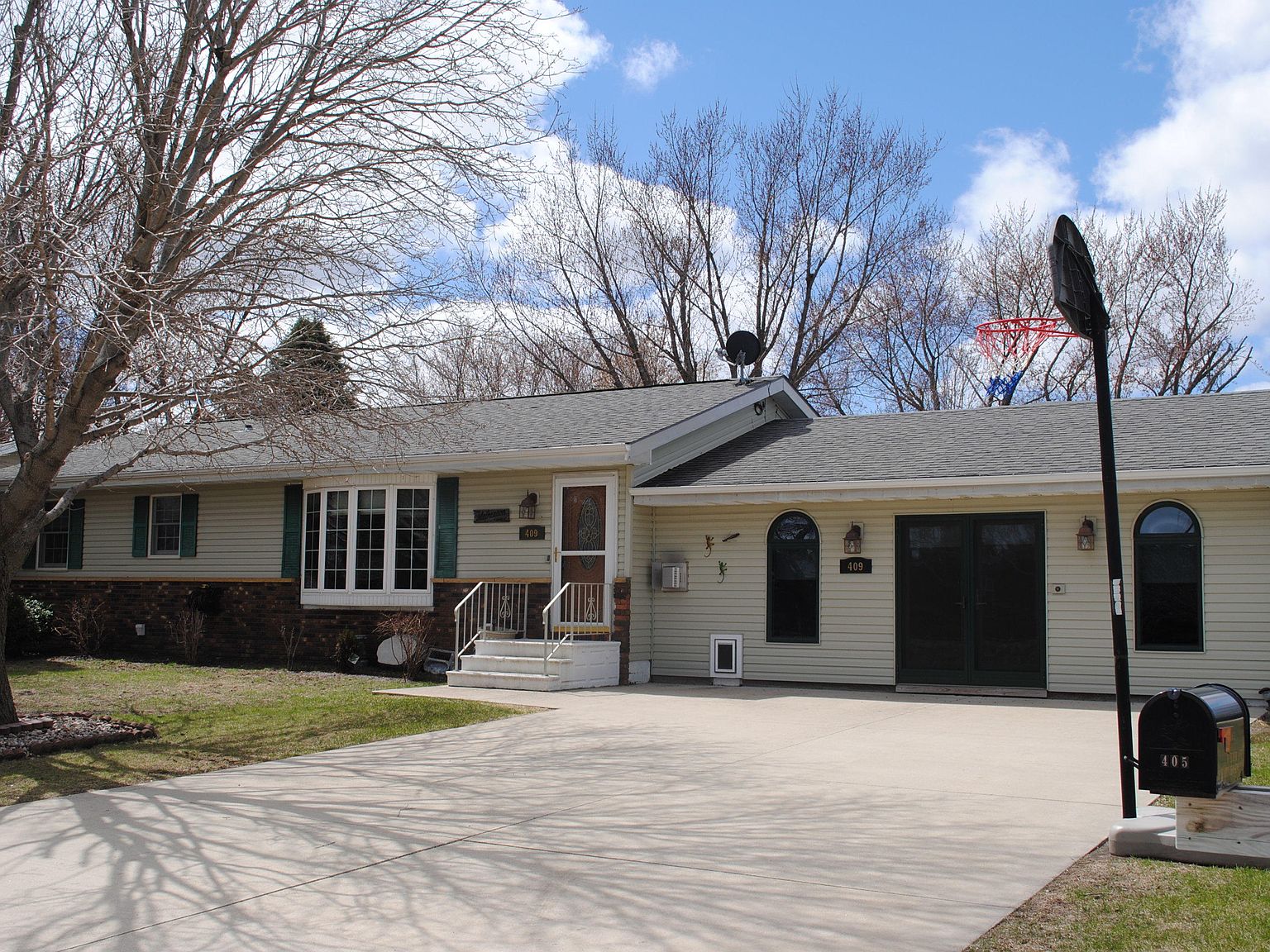 409 N Elder Ave, Graettinger, IA 51342 Zillow