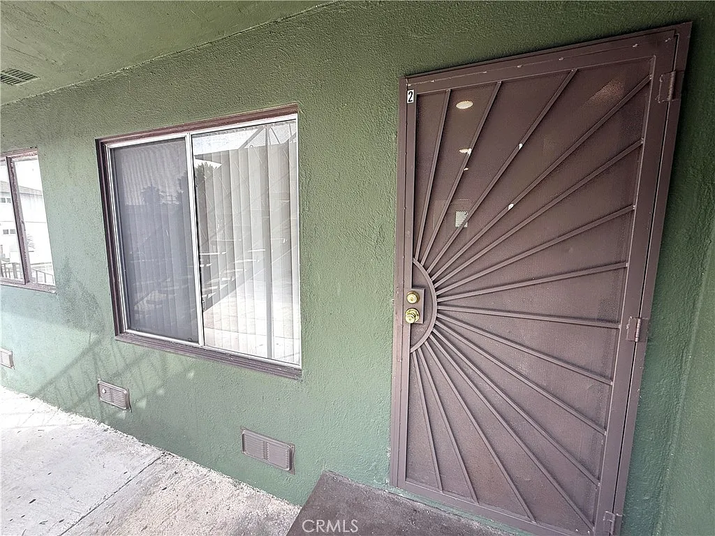 Building Photo - 10234 Woodworth Ave #2