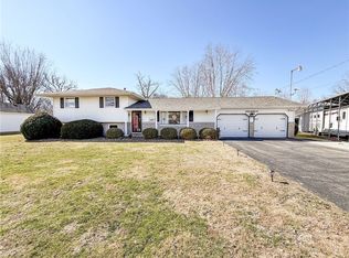 10367 N 330th St, Casey, IL 62420