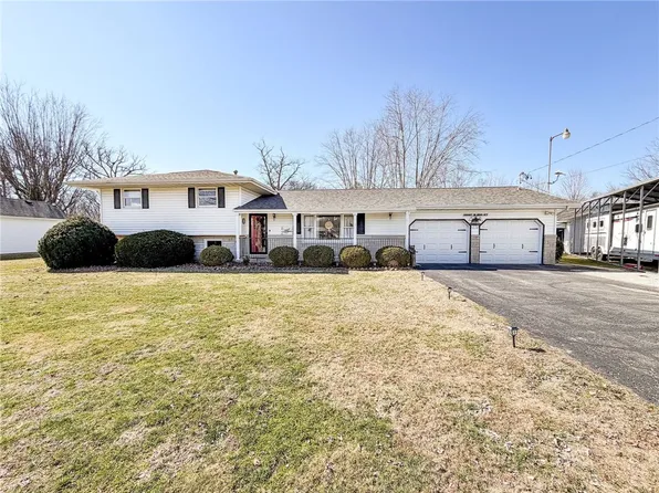 10367 N 330th St, Casey, IL 62420