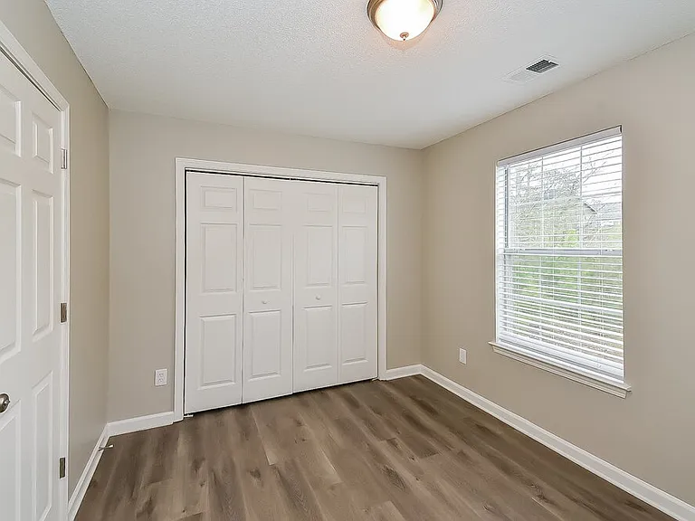 1376 Camrose Ct — Photo 13