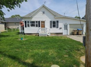 307 Jasper St, Manchester, IA 52057