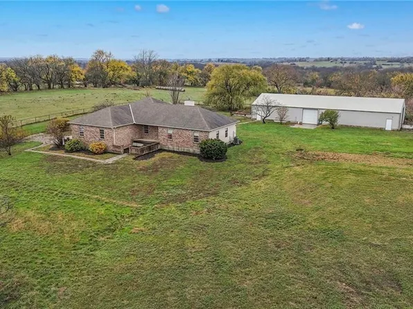 33270 Switzer Rd, Paola, KS 66071