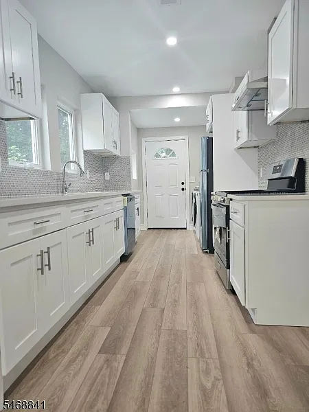 3 bed, 1.0 bath, $3,650 — Photo 2