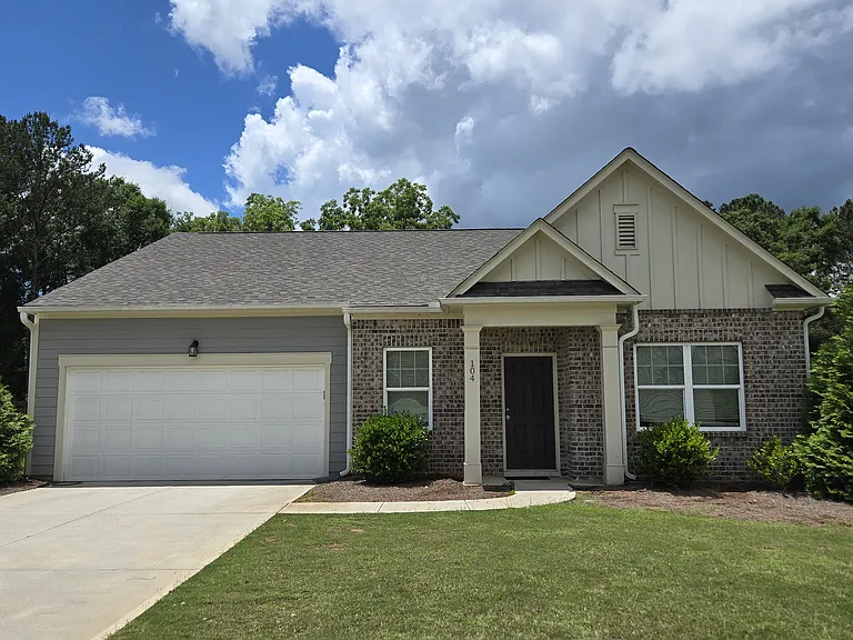 104 McCall Way — Photo 1