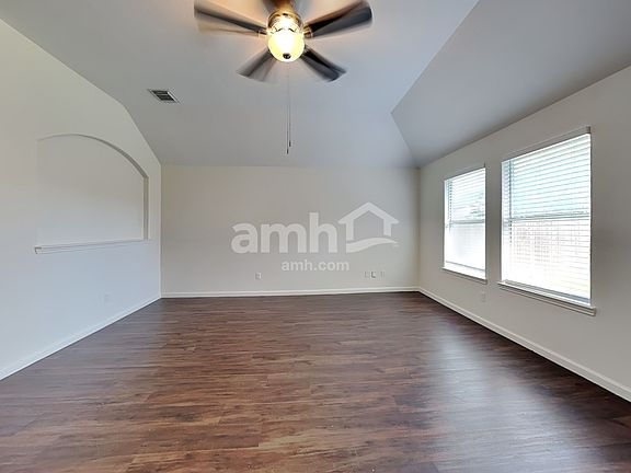 5th image of 22115 Guston Hall Ln