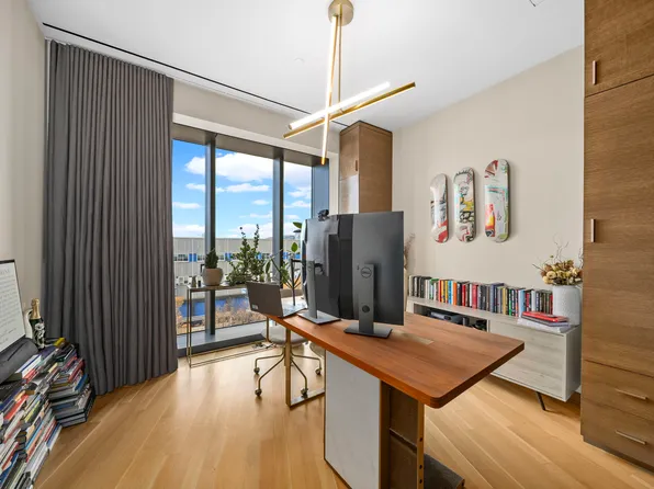 551 West 21st Street image 6 of 19