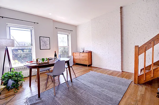 Rented by Urbane Brokerage | media 9