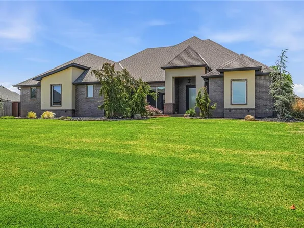1103 Riata Rd, Tuttle, OK 73089