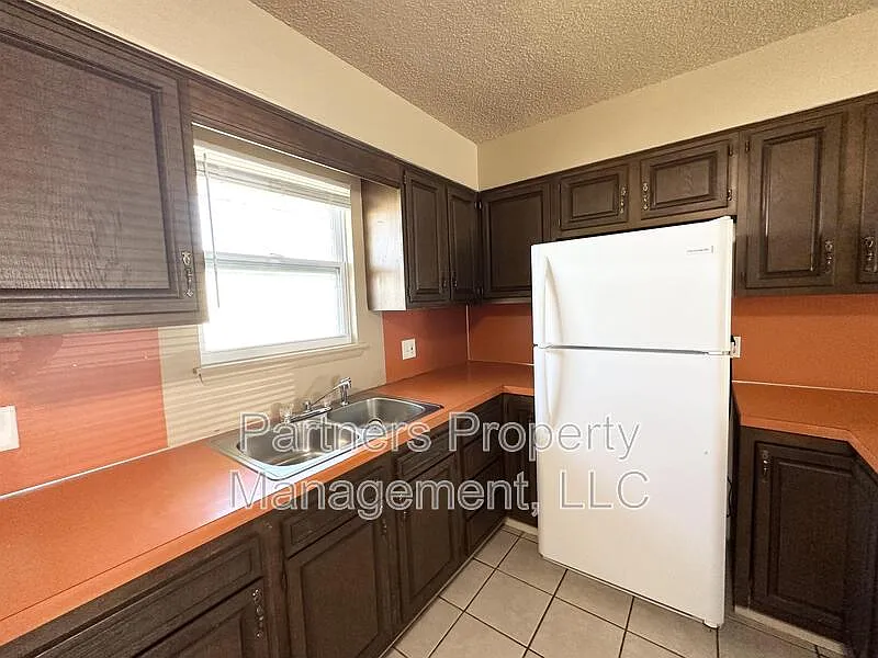 2 bed, 1.0 bath, 900 sqft, $950 — Photo 4