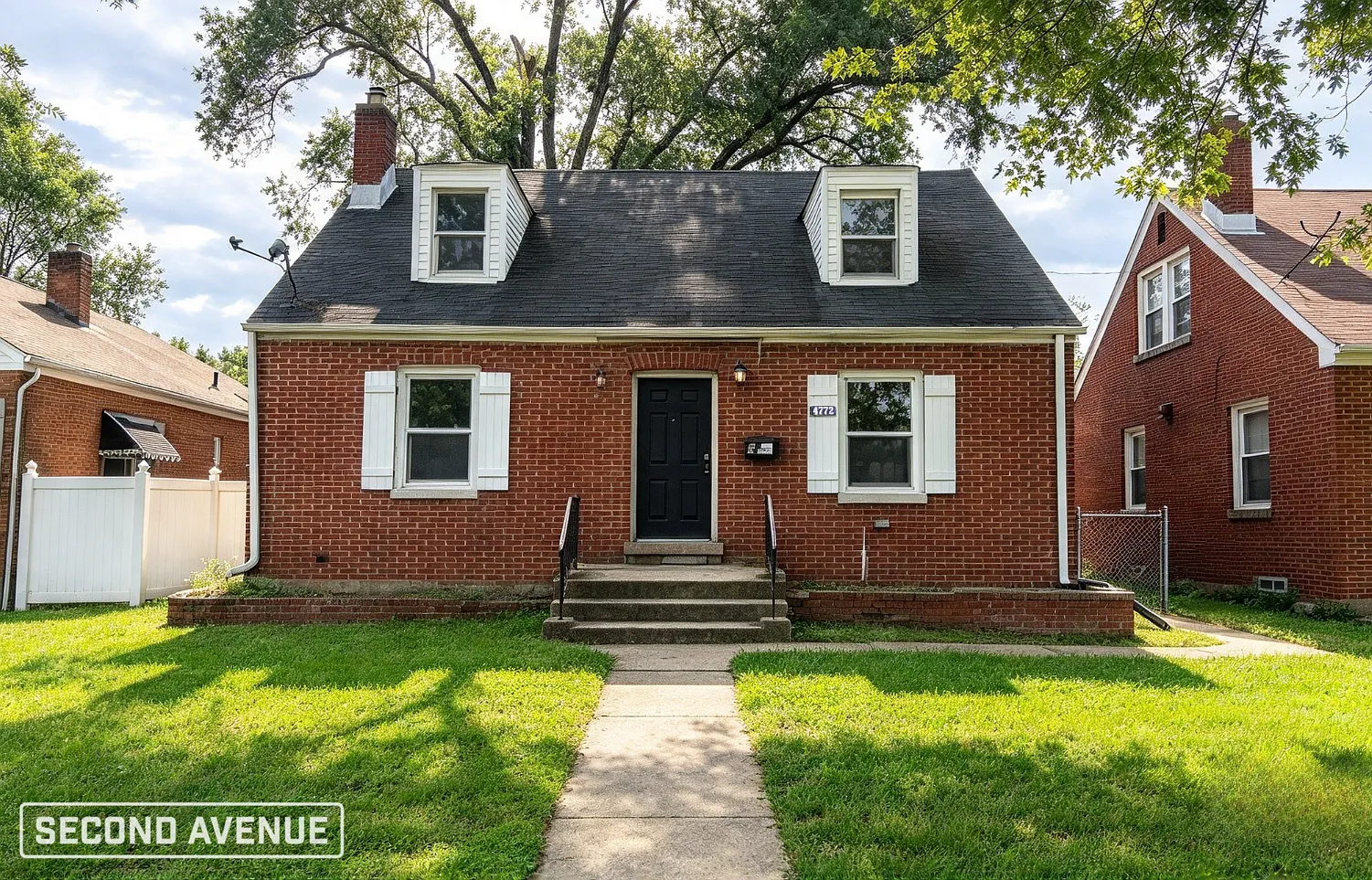 3 bed, 2.0 bath, 1956 sqft, $1,395 — Photo 1