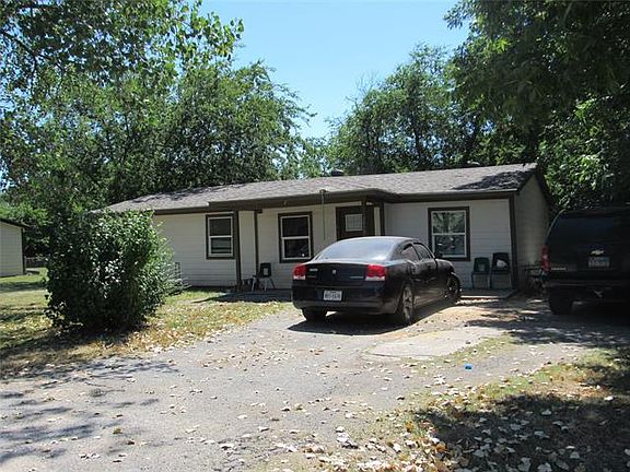 2nd image of 2615 Dinah Dr