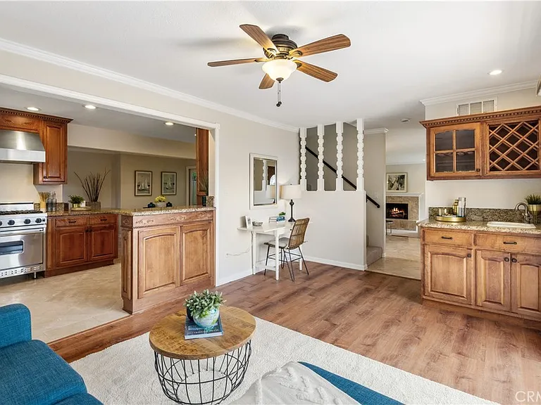 3554 Seaglen Dr — Photo 8