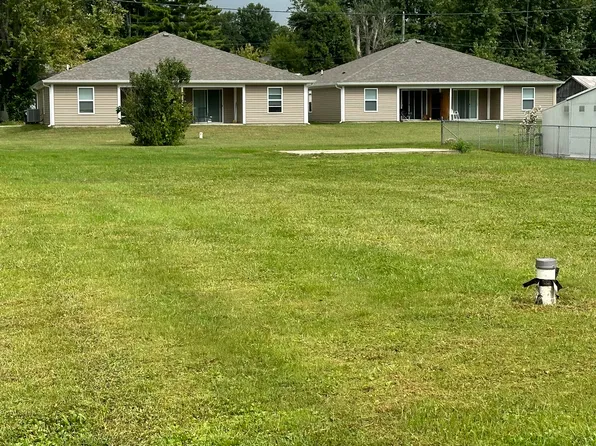 8589 Wayne St, Stilesville, IN 46180