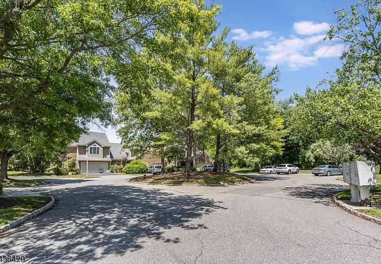 35 Lenox Ct — Photo 34
