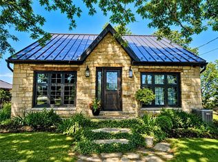 665 Ridge Rd, Hamilton, ON L8J2Y2