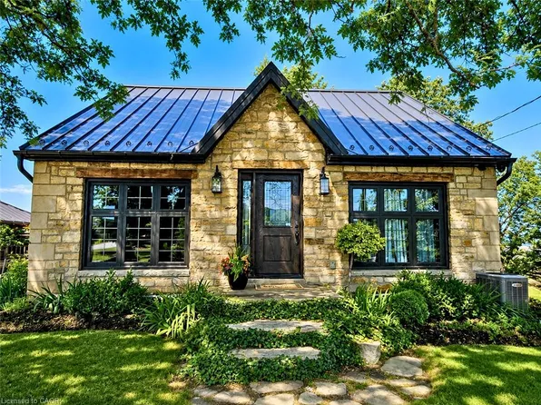 665 Ridge Rd, Hamilton, ON L8J 2Y2