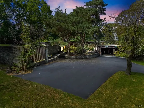 314 Kimber Rd, Syracuse, NY 13224