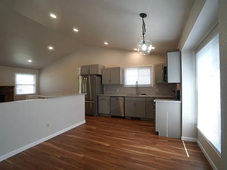 3070 Mirage Dr — Photo 5