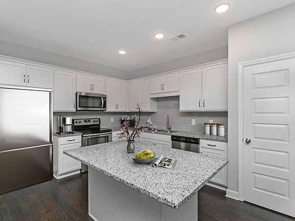 3rd image of 362 Banbury Dr Lot 3