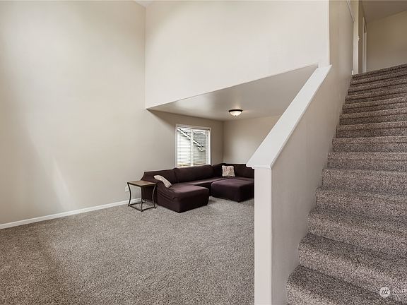 4th image of 1615 199th Street Ct E